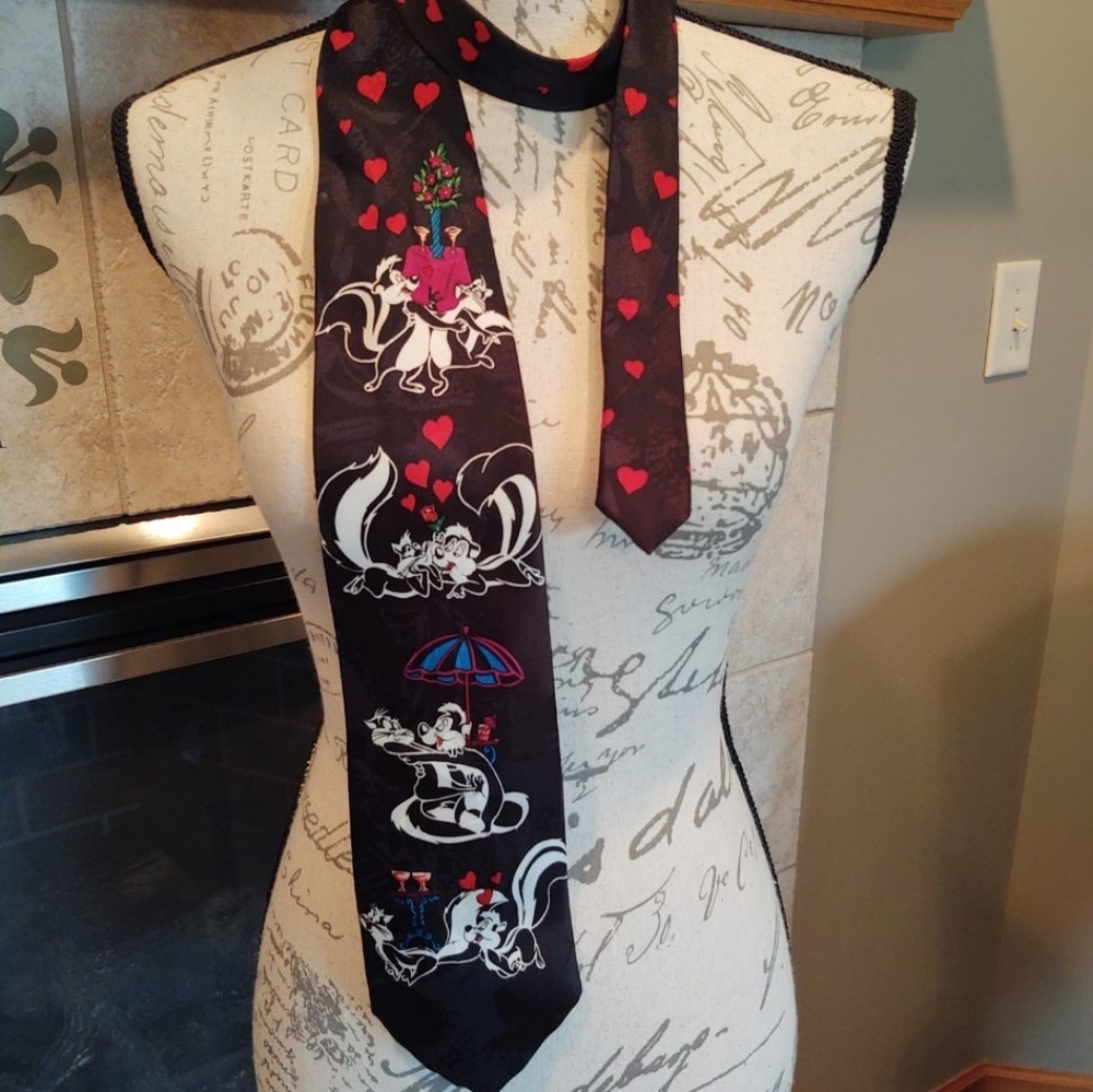 Looney Tunes Mania Pepe' Le Pew Tie! - Picture 3 of 8